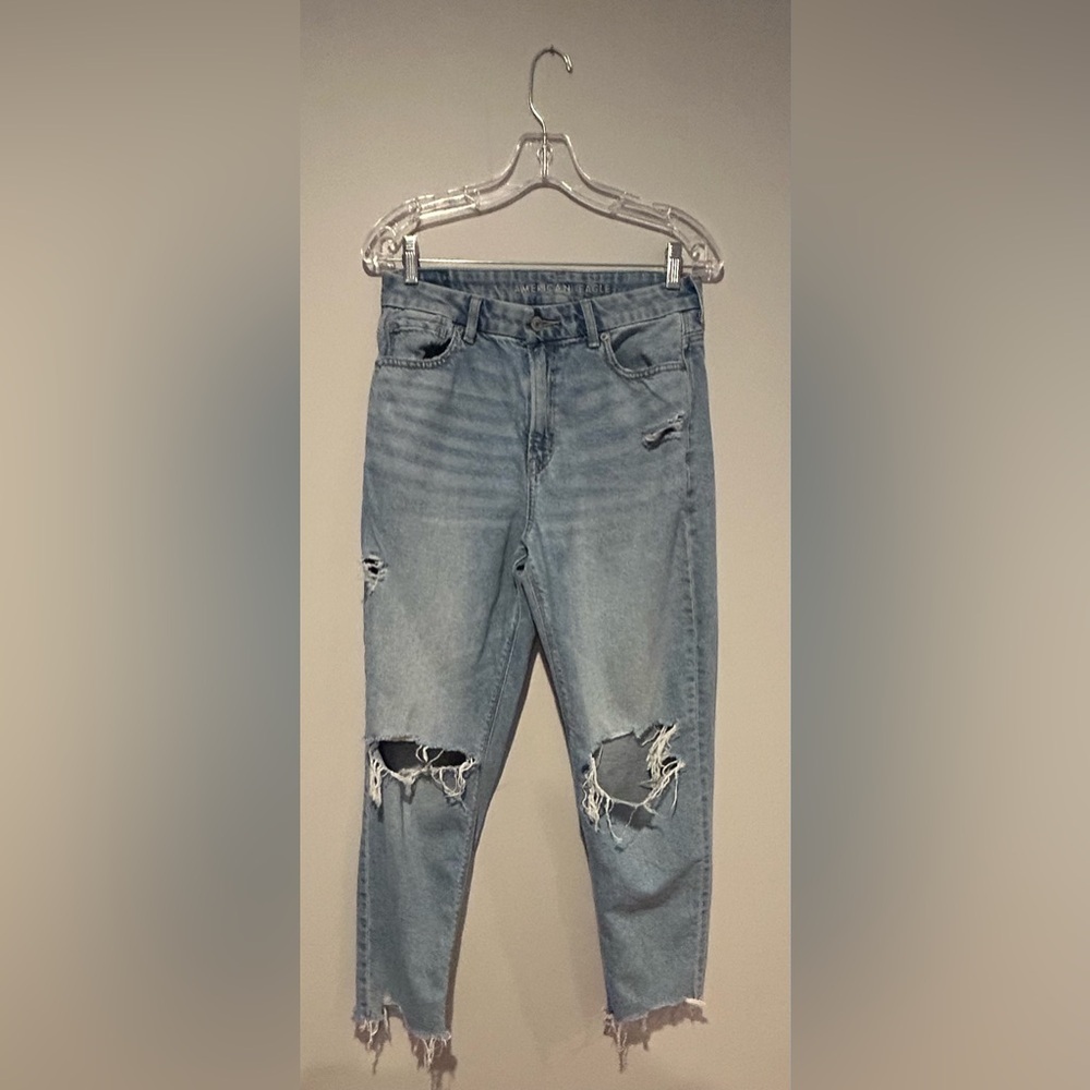 American Eagle Curvy Mom Jeans Women’s Size 6 Regular Distressed Ripped HighRise